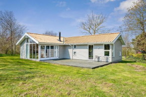 Well-Maintained Holiday Home With Sea View Close To Ebeltoft, Ebeltoft